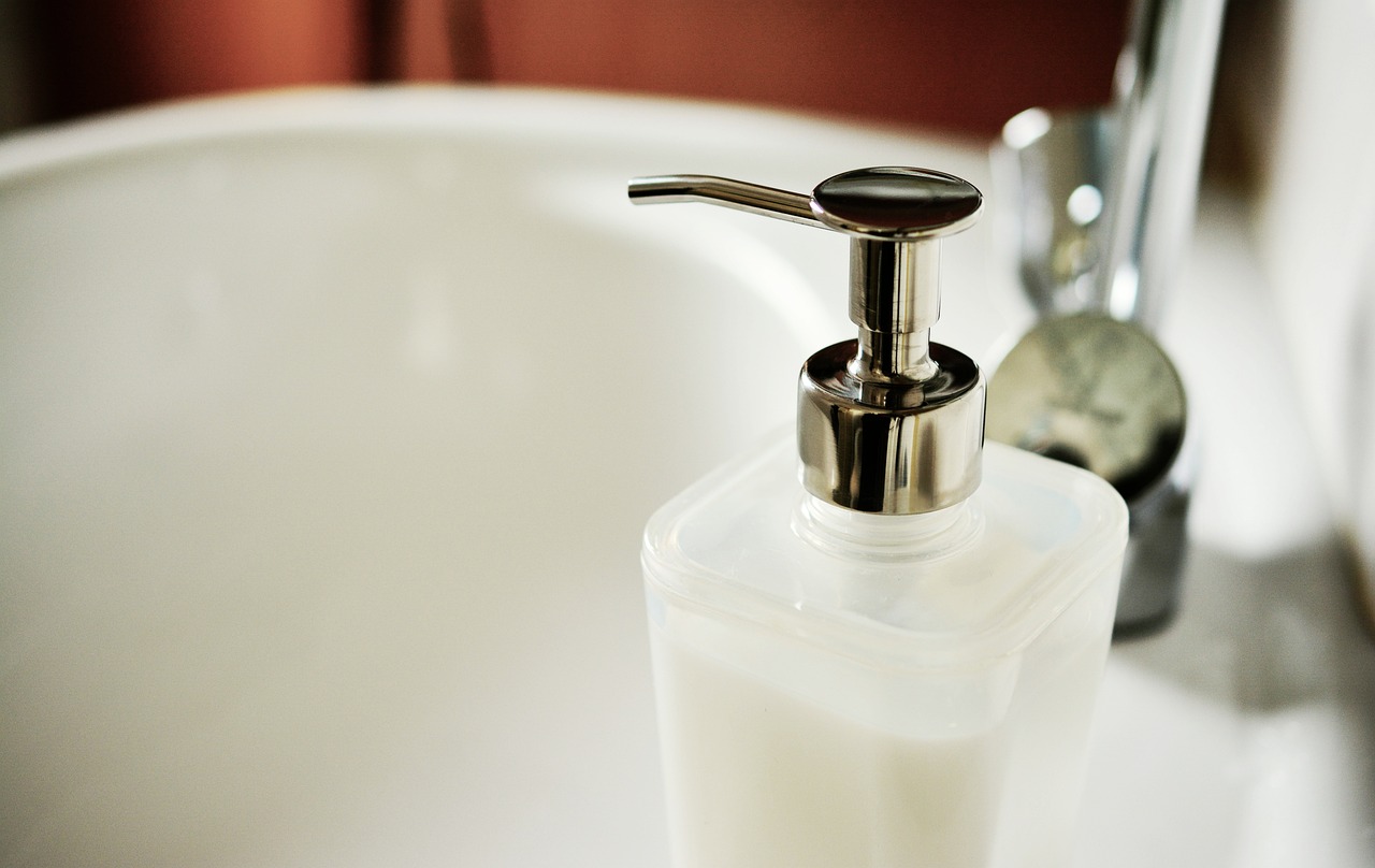 The Ultimate Guide to Cleaning and Organizing Your Home’s Bathrooms